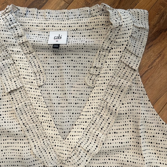 Cabi Printed Ruffle Top - Picture 2 of 2